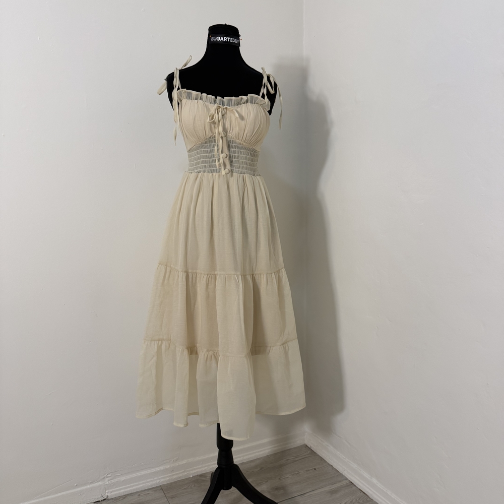 Elegant Cream Sleeveless Dress - Picture 9 of 9